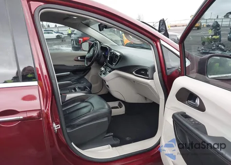 2017 Chrysler Pacifica Touring-L из США, поврежденный, VIN 2C4RC1BG1HR591150